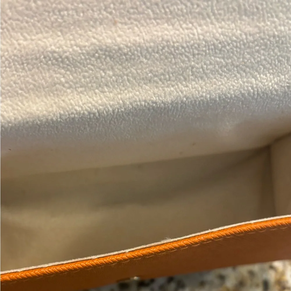 EUC Tory Burch Orange sunglasses case beautiful
